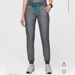 FIGS Zamora Jogger Scrub Pants - Graphite - Small Tall